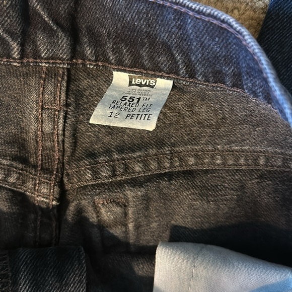 Levi’s 551 Relaxed Fit Tapered Leg - Picture 5 of 6